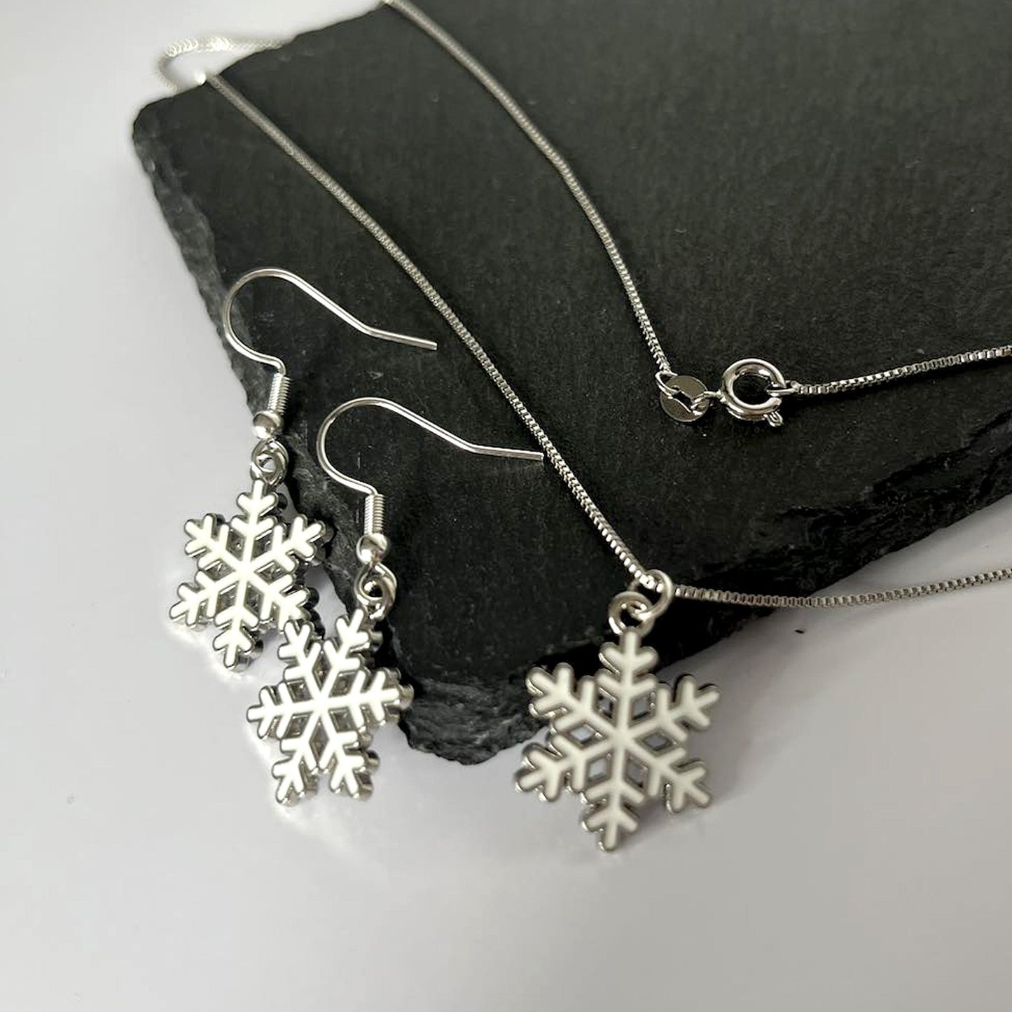 White Snowflake Earrings & Necklace