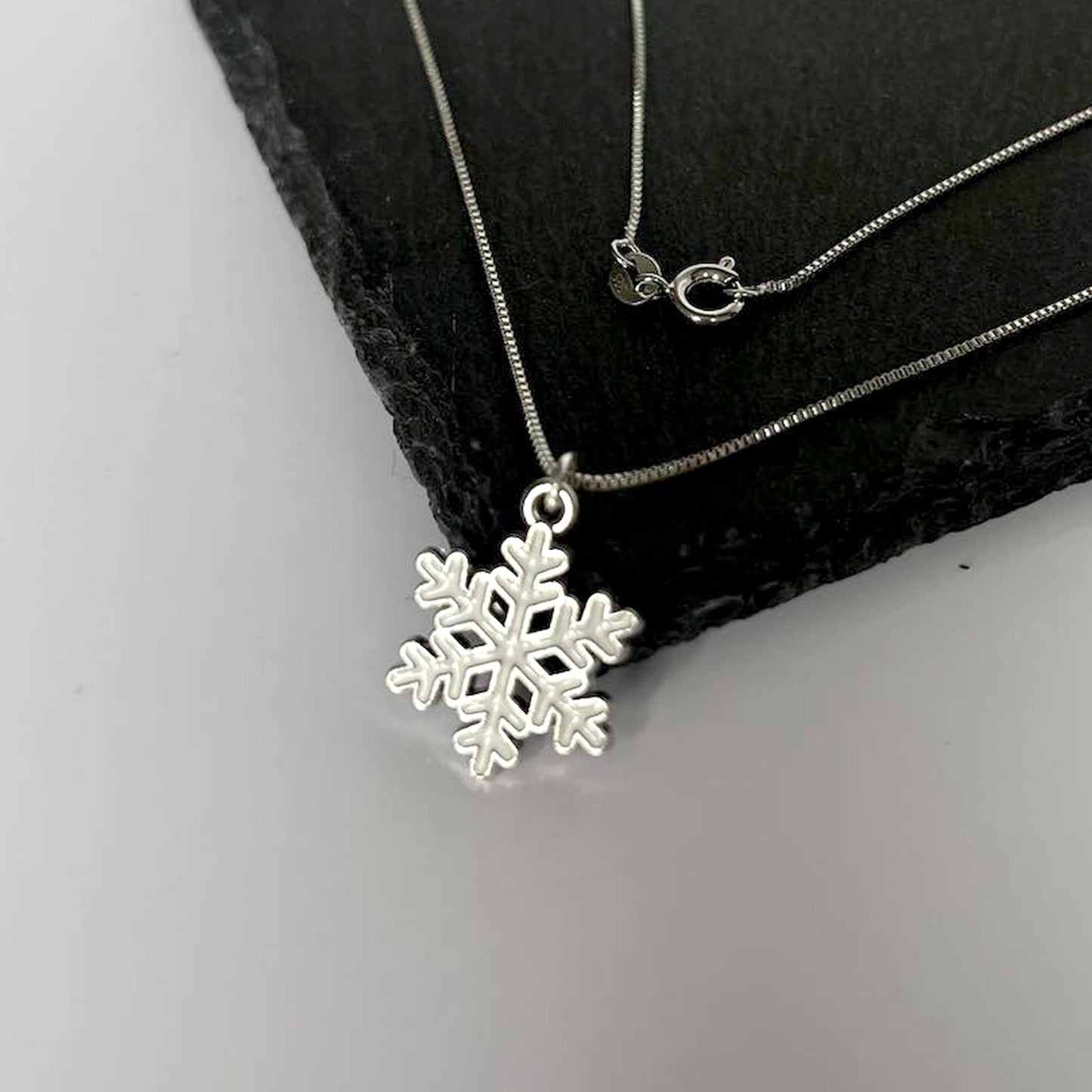 White Snowflake Earrings & Necklace