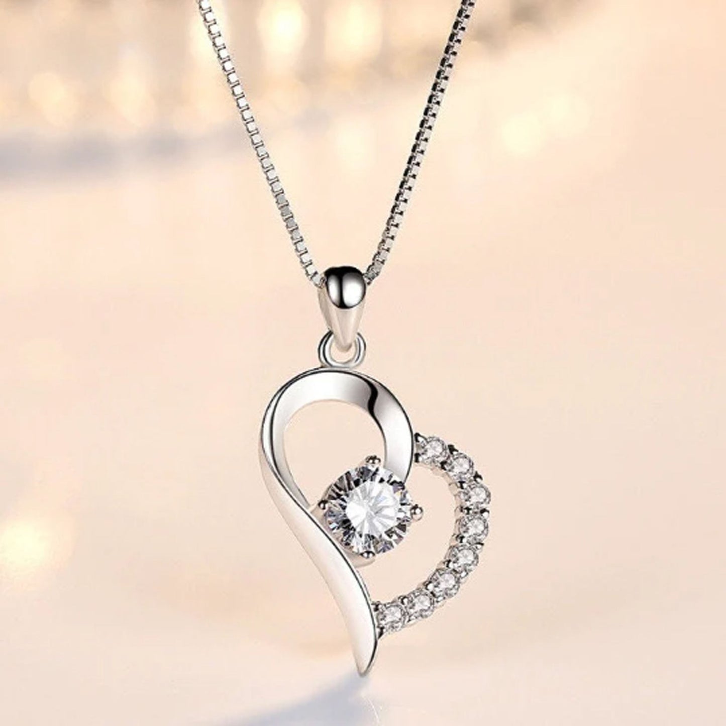 ﻿Friendship Heart Necklace & Message Box